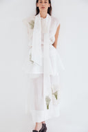 Camisa sem Mangas com Bordado Herbário