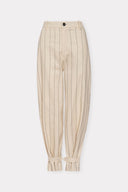 Calça de Sarja com Ajuste no Tornozelo e Risca de Giz Pespontada