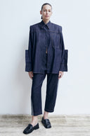 Calça Jeans com Tiras Laterais Sobrepostas