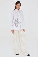 Calça Reta de Sarja Risca de Giz Pespontada