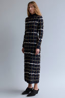 Vestido de Tricô Bordado com Fio de Seda