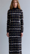 VESTIDO DE TRICÔ BORDADO COM FIO DE SEDA